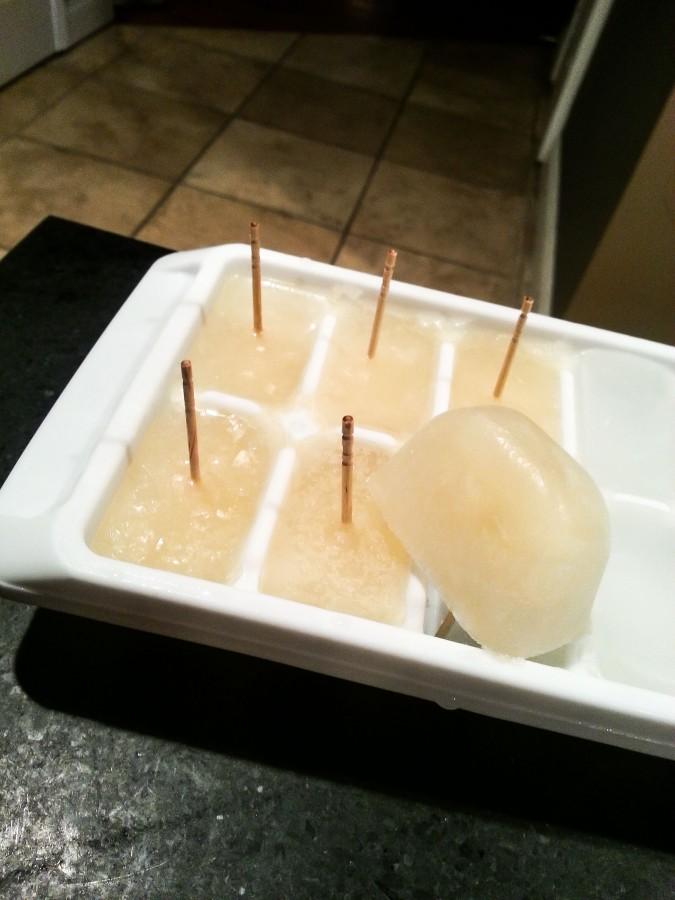 Step 3: Pull the juice cubes out an enjoy!